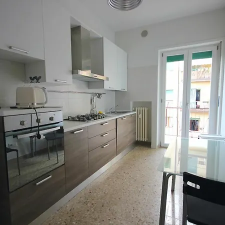 Lägenhet Vr - Residenza 2 Di Picche *